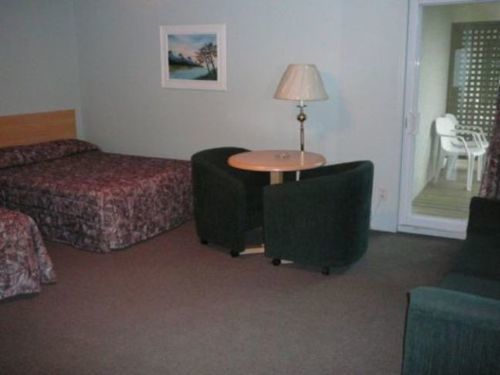 - Coronet Motel 3*